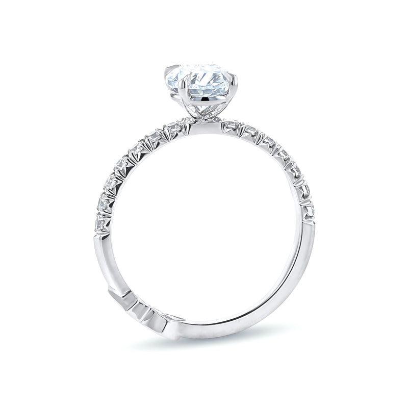 Hearts&Diamonds Oval TRUE DELIGHT Engagement Ring in White Gold
